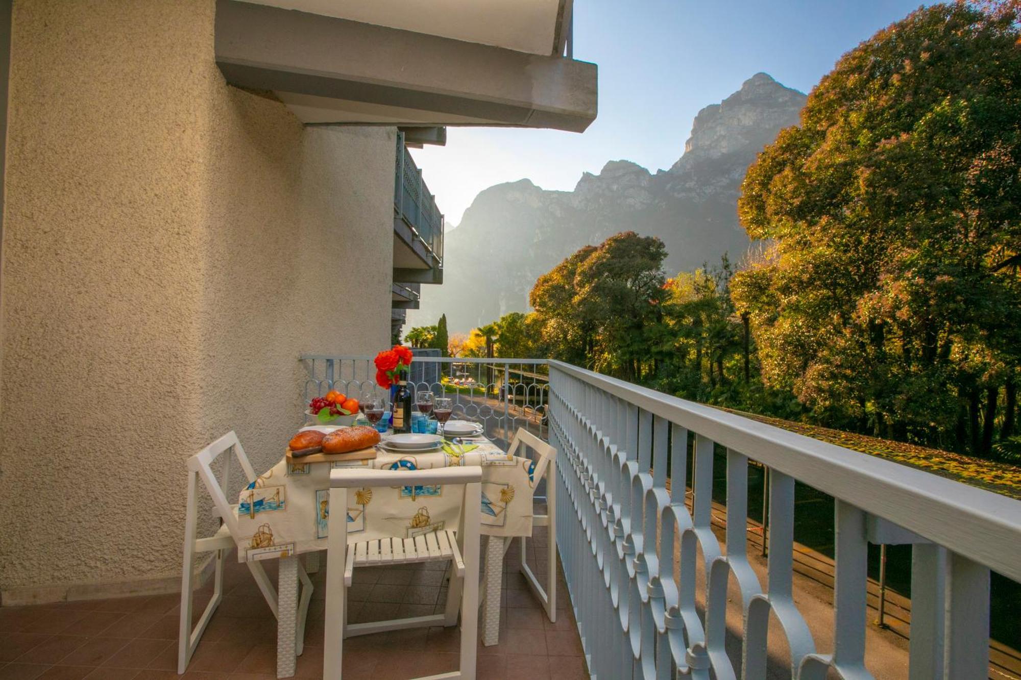 Residenza Lago D'Argento - Happy Rentals Рива-дель-Гарда Экстерьер фото