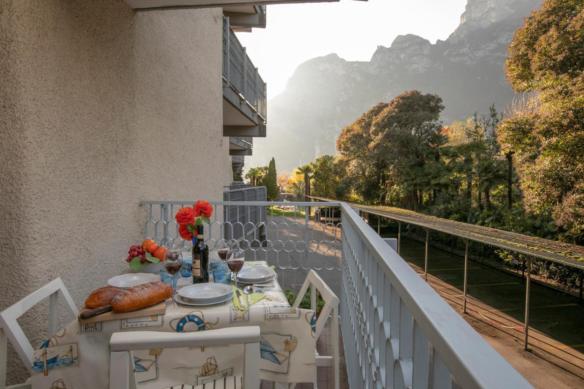 Residenza Lago D'Argento - Happy Rentals Рива-дель-Гарда Экстерьер фото